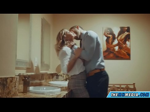 ❤️ Xa i-blonde ene-busty ikuhenda kwindlu yangasese yoluntu Amanyala kuthi xh.xxxbunker.ru